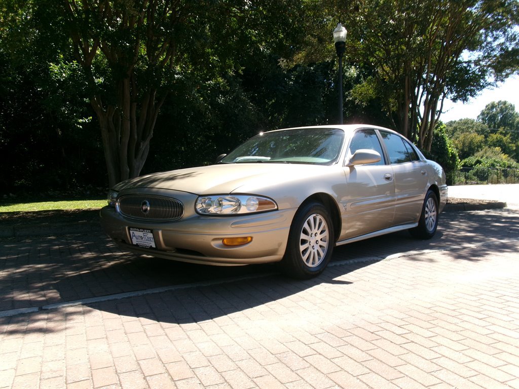 Used 2005 Buick Le Sabre Custom w/ Leather and Comfort Group FWD image 1