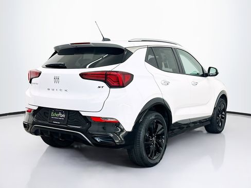 Used 2024 Buick Encore GX Sport Touring image 9