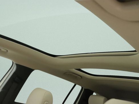 New 2026 Mercedes-Benz GLB 250 image 11