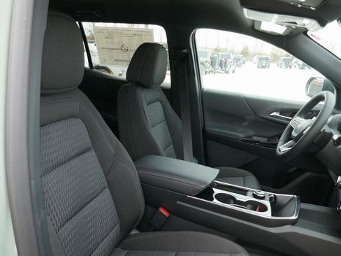 New 2026 Chevrolet Equinox LT image 9