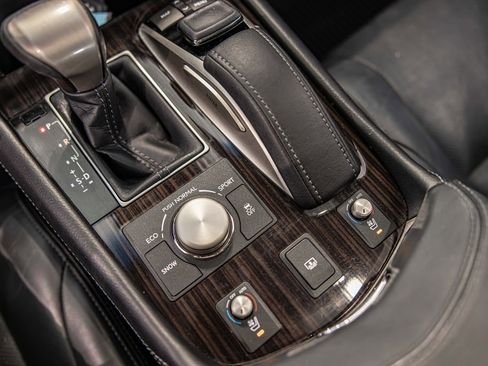 Used 2017 Lexus LS 460 AWD w/ Comfort Package image 32
