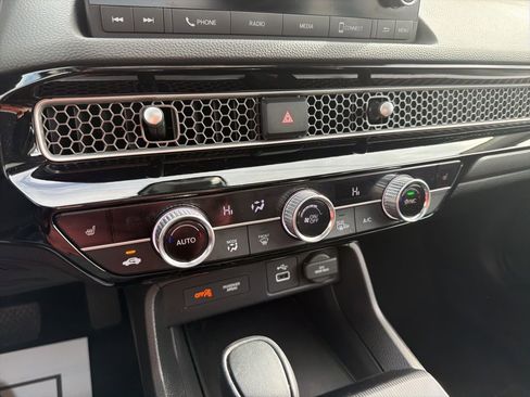 Used 2023 Honda Civic EX image 32