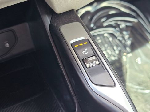 Certified 2025 Kia Sorento EX w/ Panoramic Sunroof Package FWD image 18
