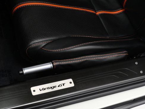 Used 2016 Aston Martin V8 Vantage GT RWD image 31