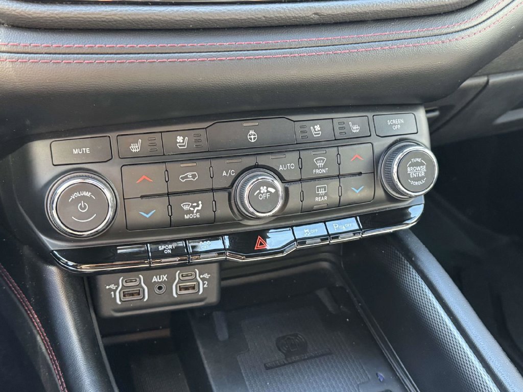 Used 2021 Dodge Durango R/T w/ Blacktop Package AWD/4WD image 28