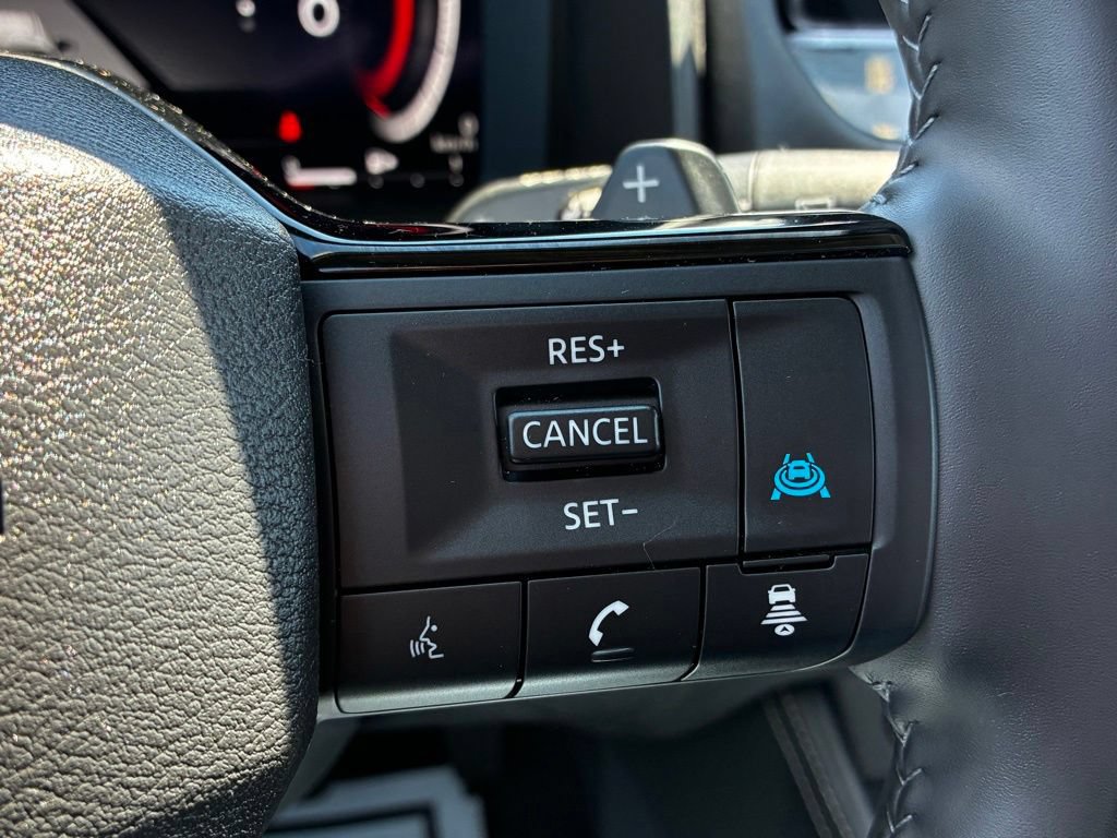 Used 2025 Nissan Rogue Platinum AWD/4WD image 15