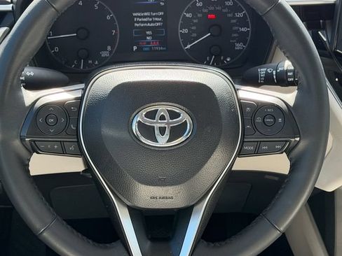 Used 2025 Toyota Corolla Cross LE FWD image 14
