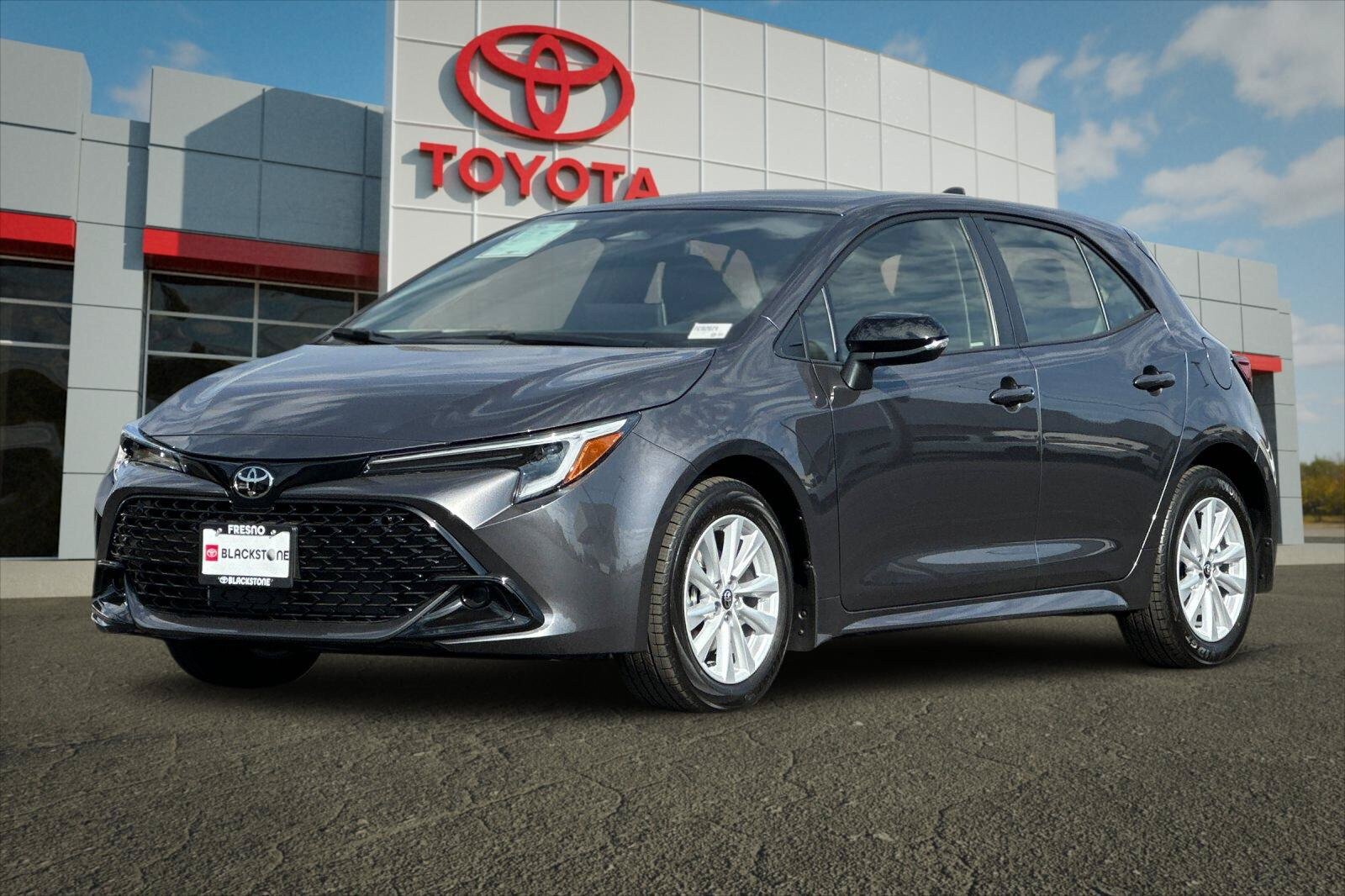 Used 2027 Toyota Corolla SE w/ SE Premium Package FWD image 7