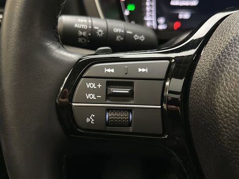 Certified 2025 Honda Pilot Elite image 32
