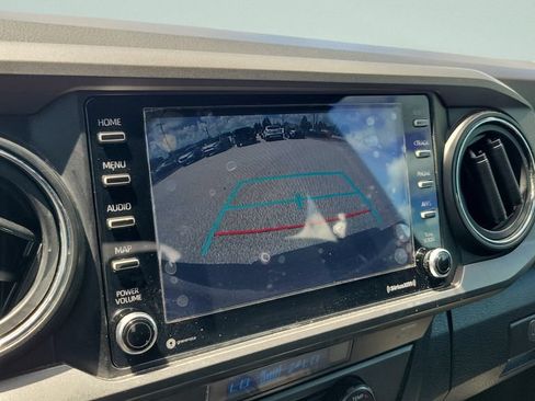 Used 2021 Toyota Tacoma TRD Sport w/ Technology Package RWD image 17
