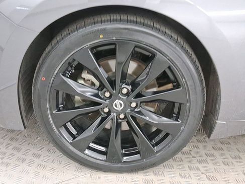 Used 2022 Nissan Maxima SR w/ Sport Mat Group image 11