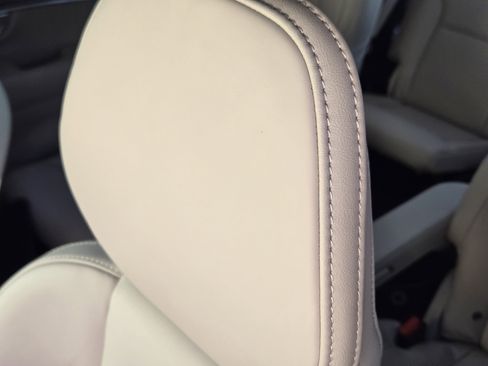 New 2026 Volvo XC90 B6 Ultra w/ Protection Package Premier image 18