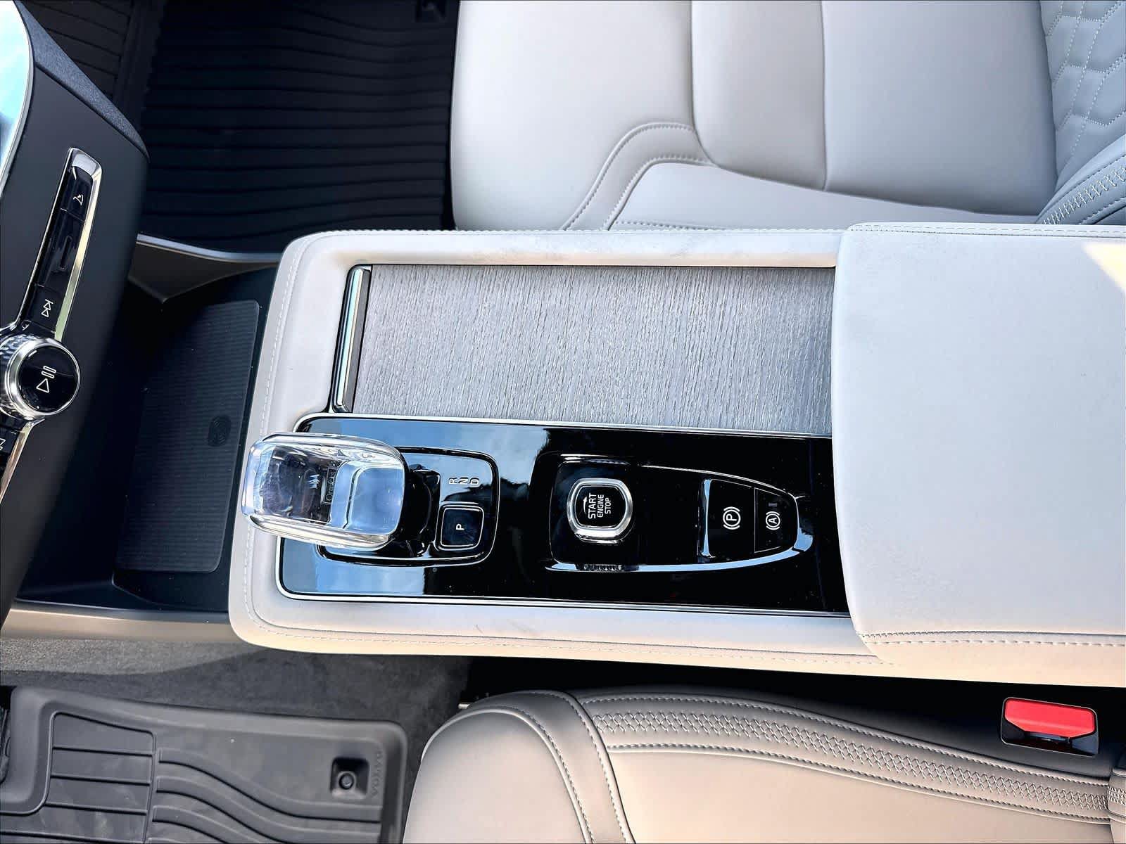 New 2027 Volvo XC90 B6 Plus AWD/4WD image 10