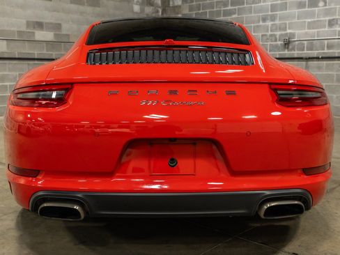 Used 2018 Porsche 911 Carrera RWD image 23