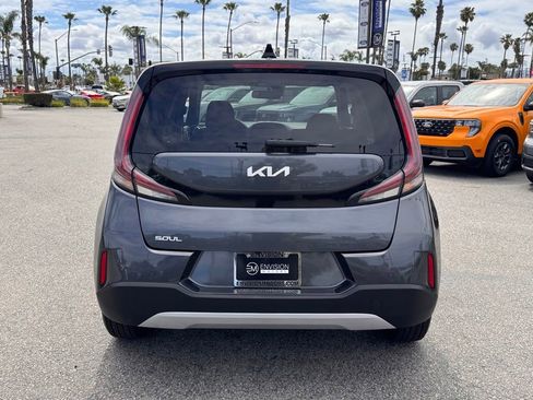 Used 2023 Kia Soul LX w/ Option Group 015 FWD image 11