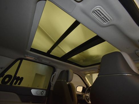 Used 2022 Lincoln Navigator Reserve image 20