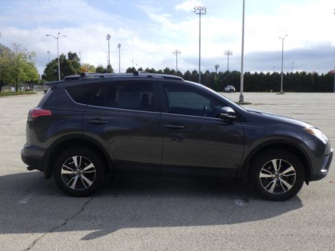 Used 2017 Toyota RAV4 XLE image 7