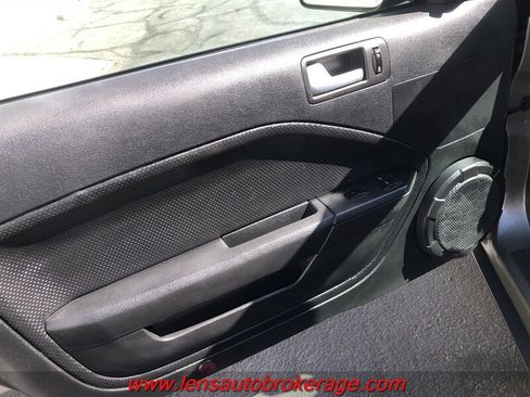 Used 2005 Ford Mustang Premium RWD image 13