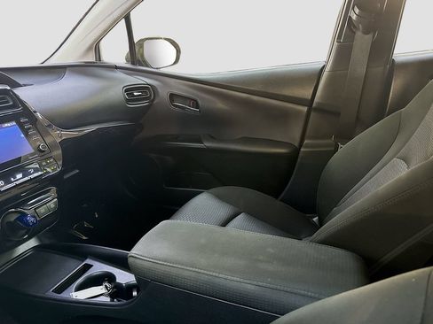 Used 2022 Toyota Prius LE FWD image 27