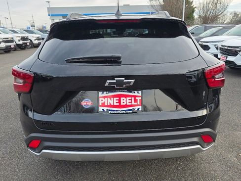 New 2026 Chevrolet Trax LT w/ Driver Confidence Package image 9