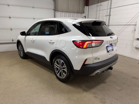 Certified 2022 Ford Escape SEL w/ Technology Package AWD/4WD image 7