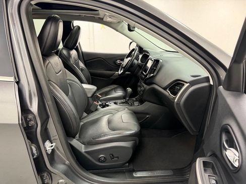 Used 2019 Jeep Cherokee Limited AWD/4WD image 10