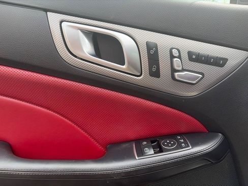 Used 2017 Mercedes-Benz SLC 300 image 12