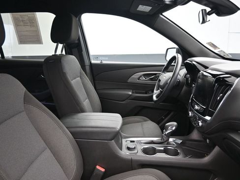 Used 2023 Chevrolet Traverse LT image 10