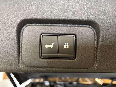 New 2026 Nissan Rogue SV AWD/4WD image 18