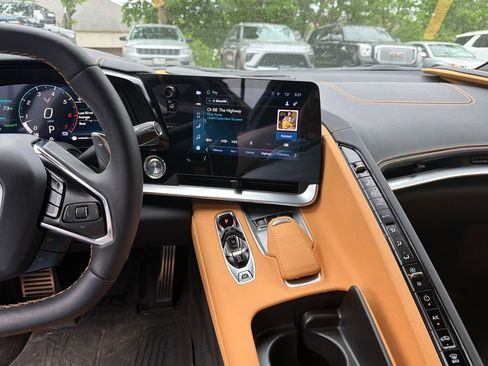 Used 2024 Chevrolet Corvette Stingray Preferred Cpe w/ Z51 Performance Package image 18