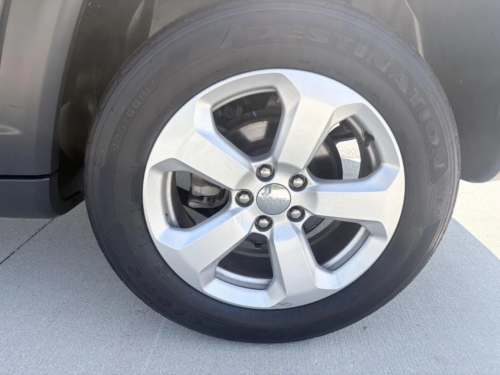Used 2019 Jeep Compass Latitude w/ Popular Equipment Group AWD/4WD image 14
