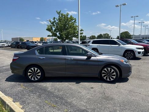 Used 2017 Honda Accord EX-L image 12