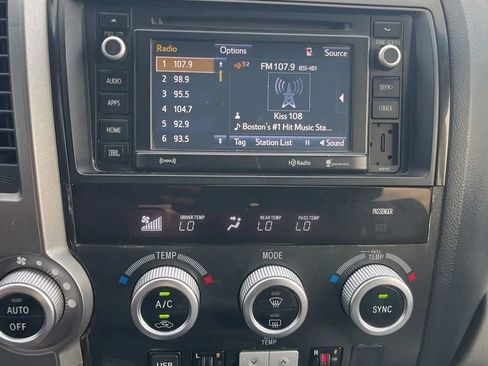 Used 2017 Toyota Sequoia Platinum image 18