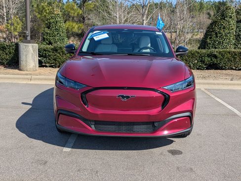 Certified 2025 Ford Mustang Mach-E Premium image 9