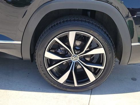 Used 2024 Volkswagen Atlas SEL Premium R-Line AWD/4WD image 16