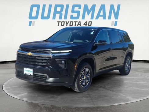 Used 2024 Chevrolet Traverse LS image 2