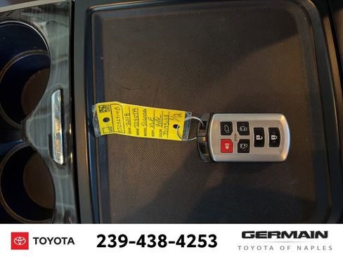 Used 2018 Toyota Sienna XLE w/ XLE Navigation Package image 21