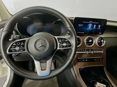 Used 2022 Mercedes-Benz GLC 300 4MATIC image 11