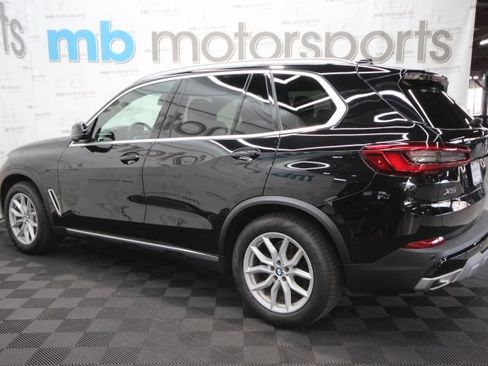 Used 2019 BMW X5 xDrive40i w/ Premium Package 2 AWD/4WD image 2