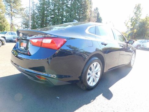 Used 2023 Chevrolet Malibu LT image 2