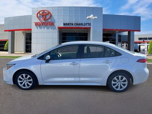 Used 2024 Toyota Corolla LE FWD image 5