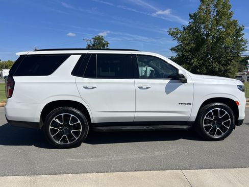 Used 2022 Chevrolet Tahoe RST w/ Luxury Package AWD/4WD image 10
