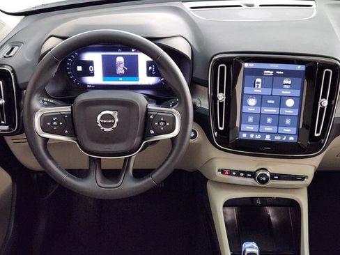 Certified 2026 Volvo XC40 B5 Plus AWD/4WD image 26