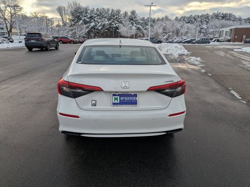 Used 2024 Honda Civic Touring image 4