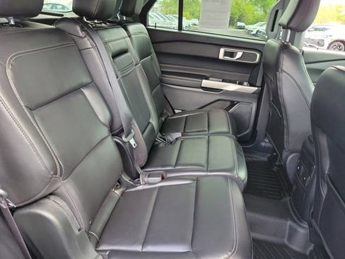 Used 2023 Ford Explorer XLT w/ Equipment Group 202A AWD/4WD image 10