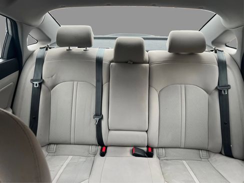Used 2017 Hyundai Sonata SE image 16