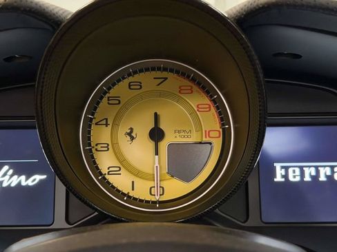 Used 2019 Ferrari Portofino RWD image 26