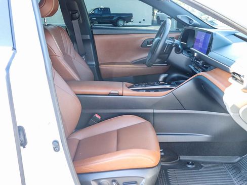 Certified 2025 Toyota Crown Signia w/ Advanced Technology Package AWD/4WD image 20