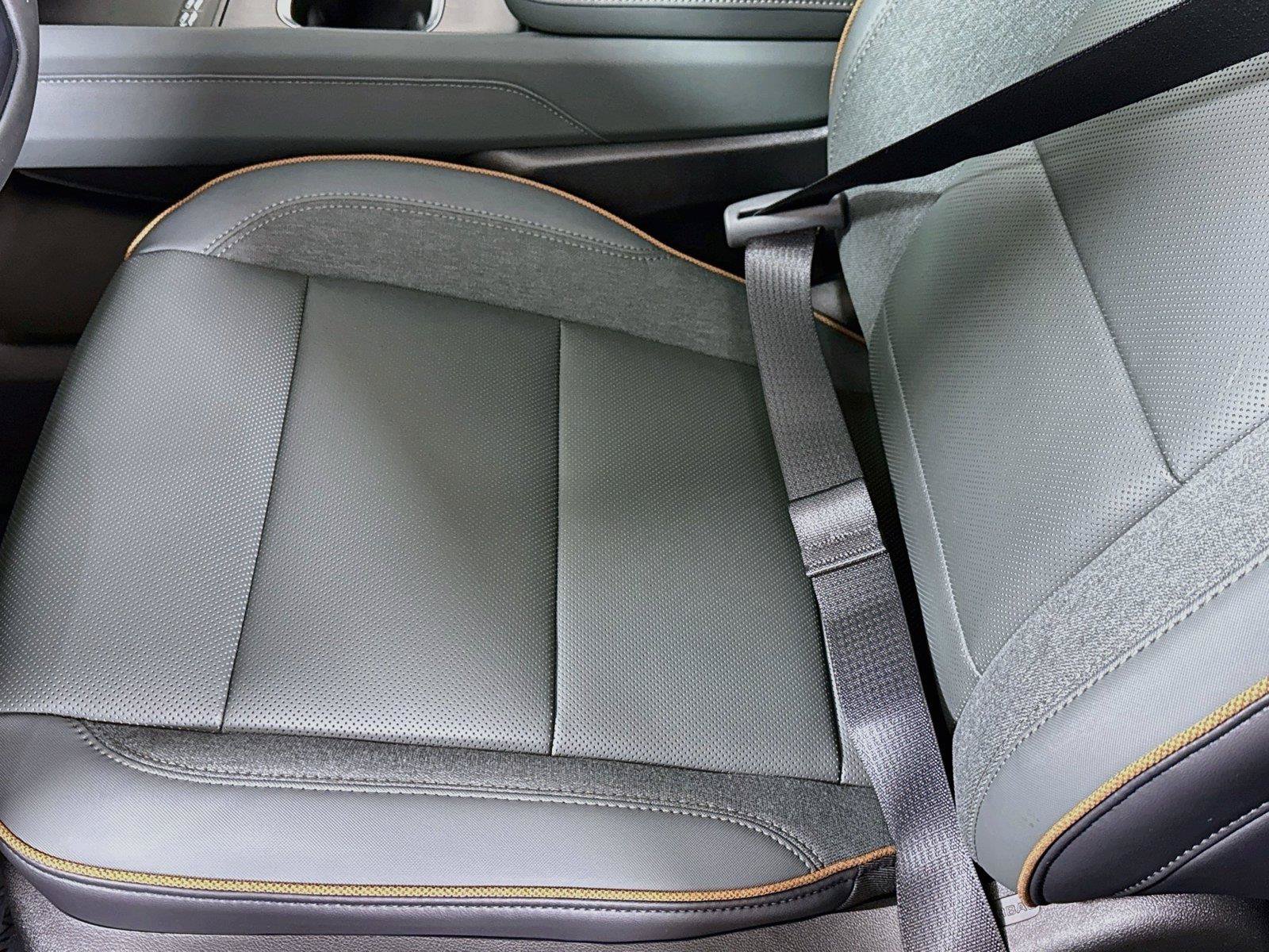 New 2027 GMC Acadia AT4 w/ LPO, Floor Liner Package AWD/4WD image 14