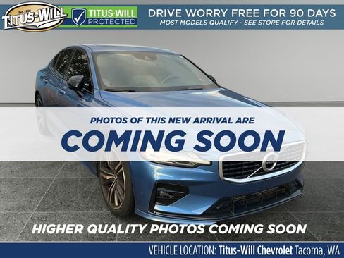 Used 2020 Volvo S60 T6 R-Design image 1